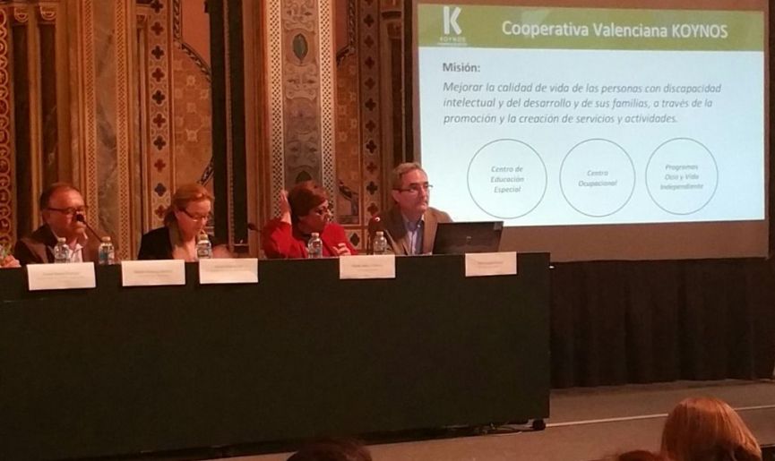 El director de nuestro Centro de Educación Especial, Vicente Ibáñez, en la mesa redonda en el Museo de Etnología de València.