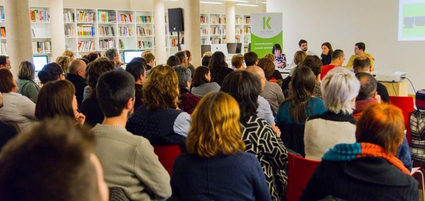 El público en la jornada en Las Naves (Valencia)